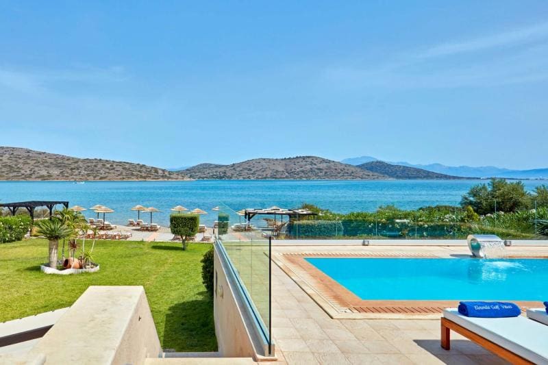 transfers to Elounda Gulf Villas taxi/minivan from Heraklion Airport